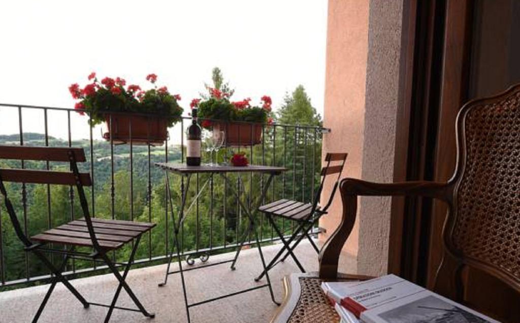 Maison des Roses - Family Farm Bossolasco Chambre photo